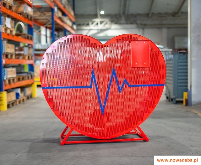 l1eUwmOfZlOY5YVUlA,pojemnik-serce-na-nakretki