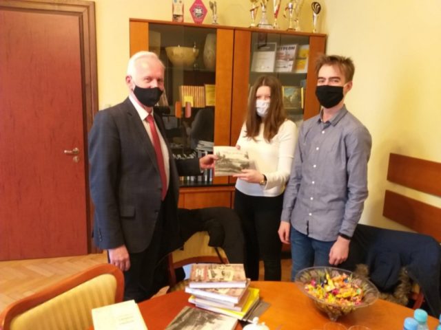 pdb_i_janczy,lH99nrGbpmmEqb2FZaA