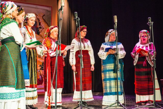 05 Zespół Pieśni Karpackiej Widymo prezentuje utwory o tematyce bożonarodzeniowej.